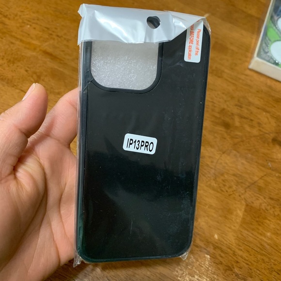 NWT iPhone 13 Pro Anti Gravity Phone Case TPU Magical Nano Suction Adsorbed Case - Picture 9 of 15